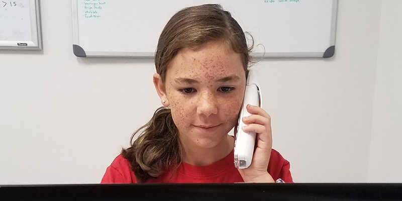Indigo Checks Voicemail